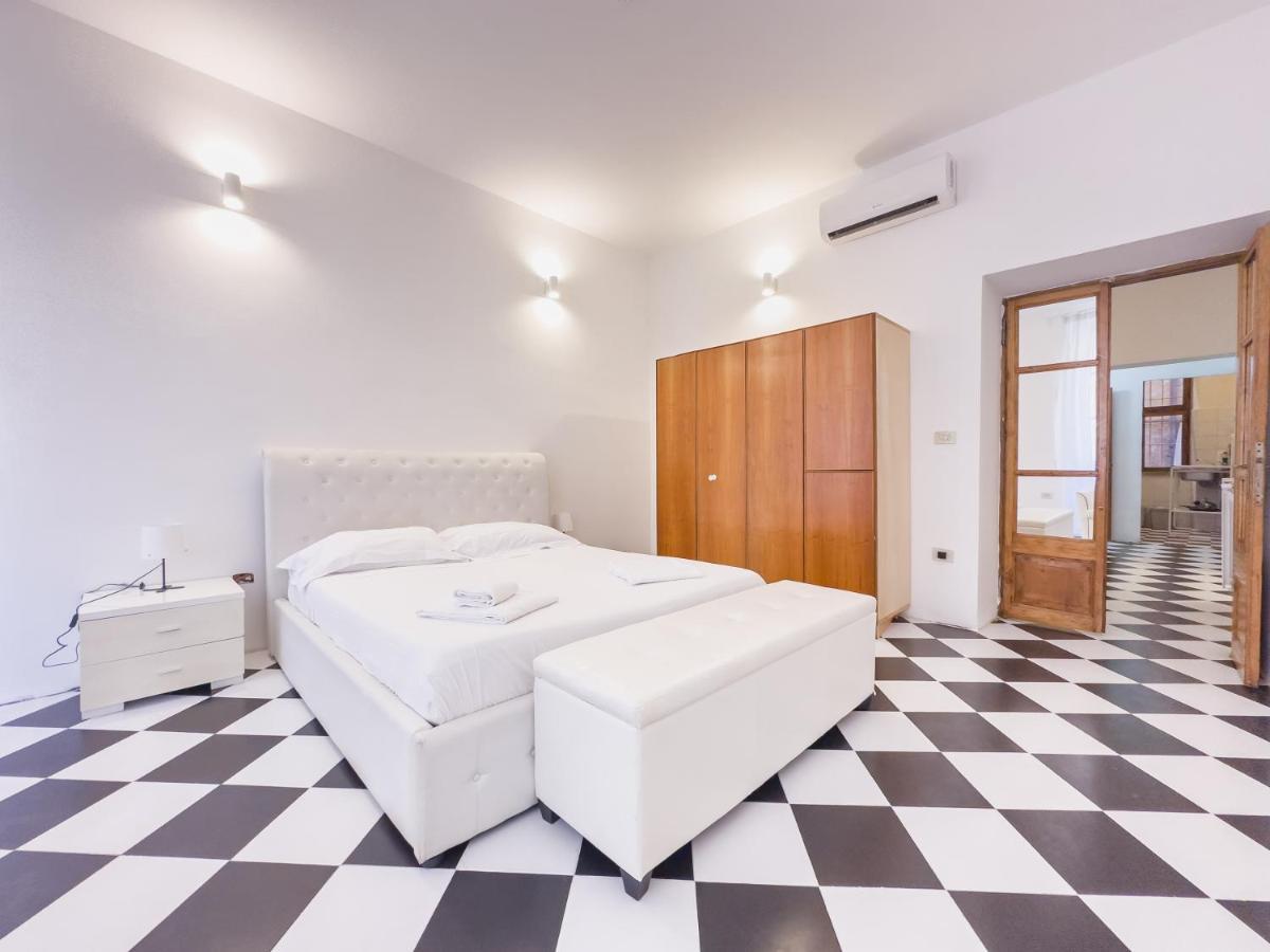Domus Sant'Elena 2 Appartement Rome Buitenkant foto