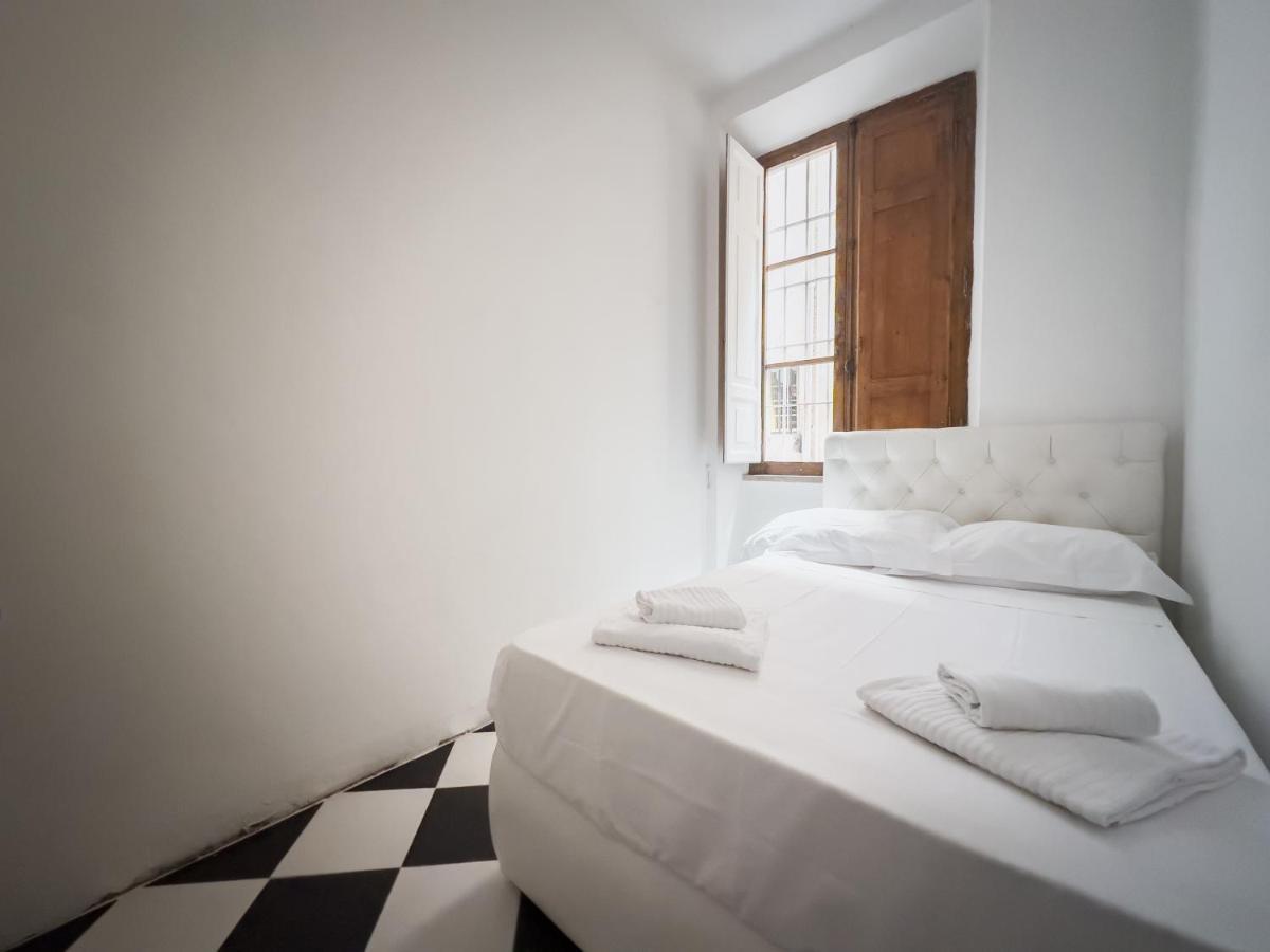 Domus Sant'Elena 2 Appartement Rome Buitenkant foto